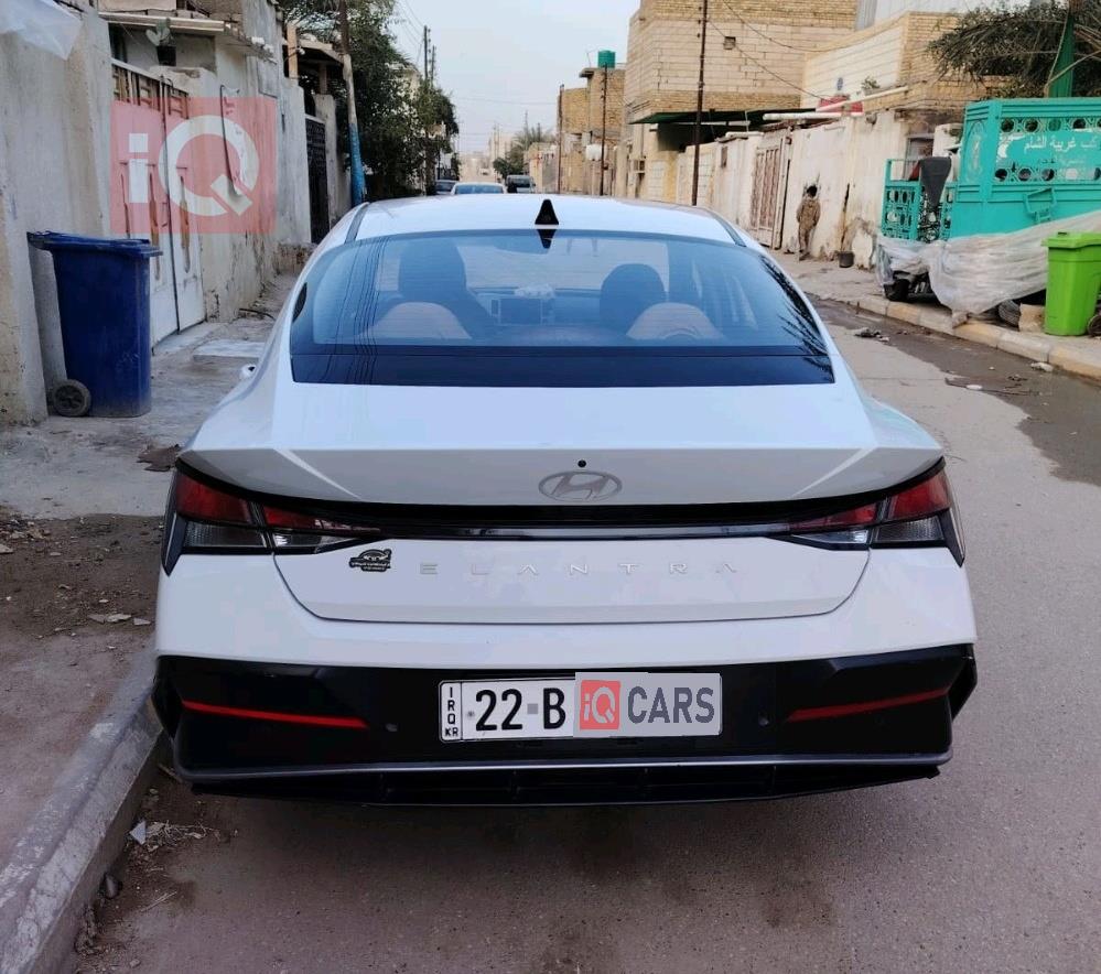 هیۆندای ئەلەنترا